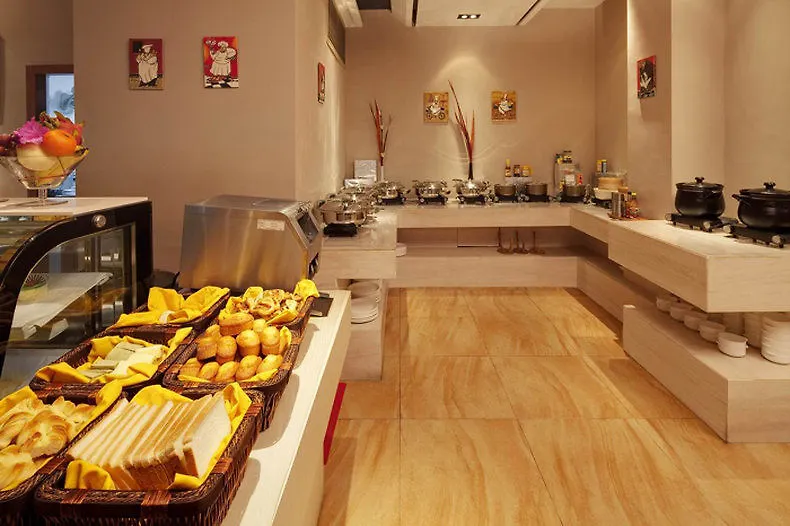 Zhuhai Leisure Hotel 4*,
